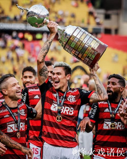 弗拉门戈传奇主帅带队称霸解放者杯，创历史壮举